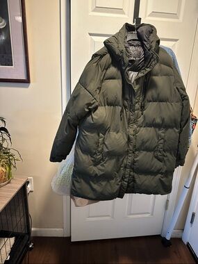 Michael Kors Black Puffer Jacket Interior with MK Patch